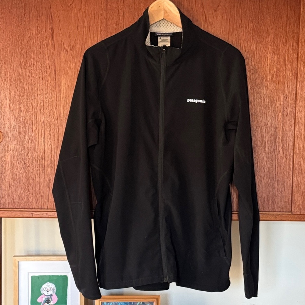 Patagonia Women's Black and Gray Jacket - Picture 3 of 7